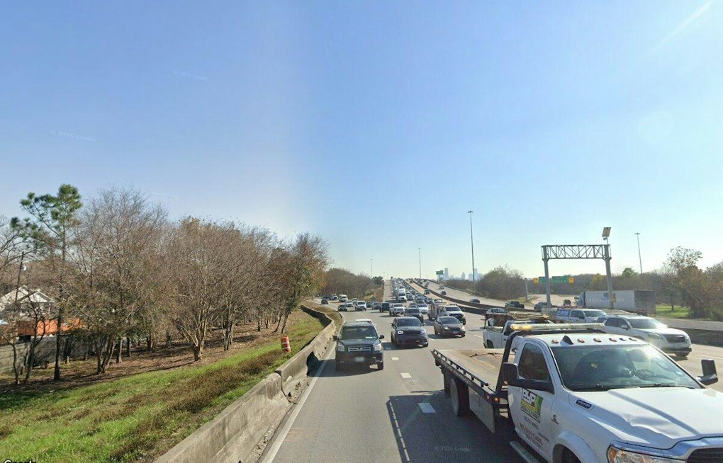 Pedestrian Killed by 18-Wheeler on I-45 in Montgomery County, Heavy Traffic Expected for Hours