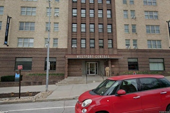 Pepper Spray Sweeps Kansas City Apartment Building, One Man Held for Questioning