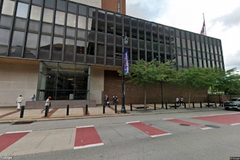 Philadelphia Appeals Court Splits 8-6, Lets DUI Felon Keep His Gun Rights