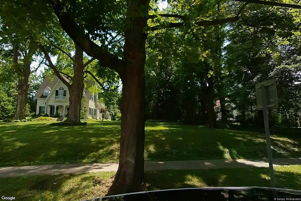 Pittsford Deputies Hunt Two Suspects in Columbia Sportswear Theft Case