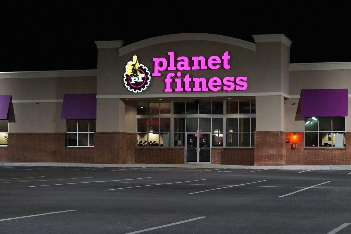 hoodline.com - Javier Reyes - Planet Fitness Leases Space at Twin City Center, Jersey City