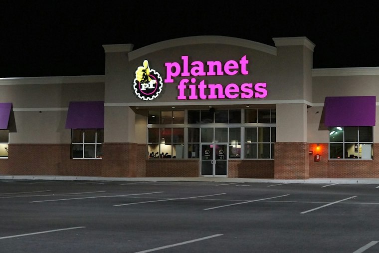 Planet Fitness Grabs 16,000 Square Feet, Fills Jersey City's Twin City Shopping Center