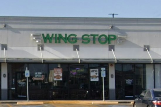Port Arthur Wingstop Customer Flees With Kids as Woman Appears to Pull Gun
