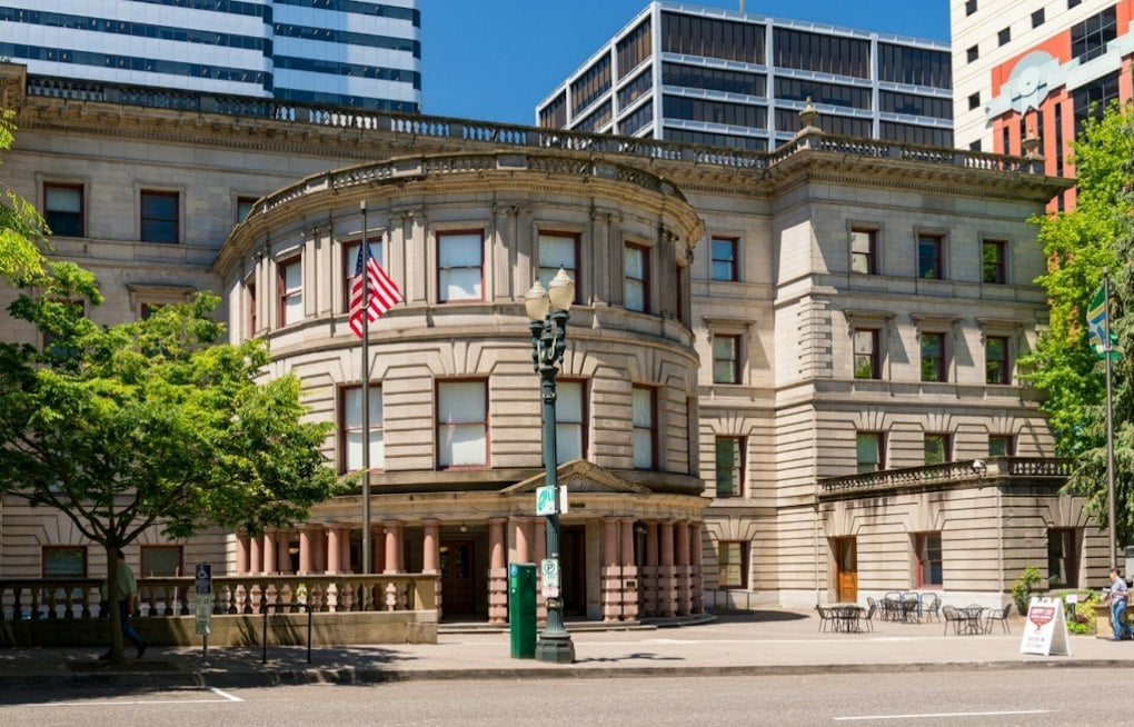 Portland Faces Dueling Strikes as 800 City Workers Vote to Walk Out