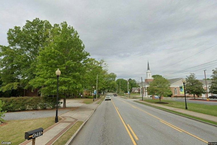 Powder Springs Gas War Drops Prices to 97 Cents, Snarls Marietta Street Traffic