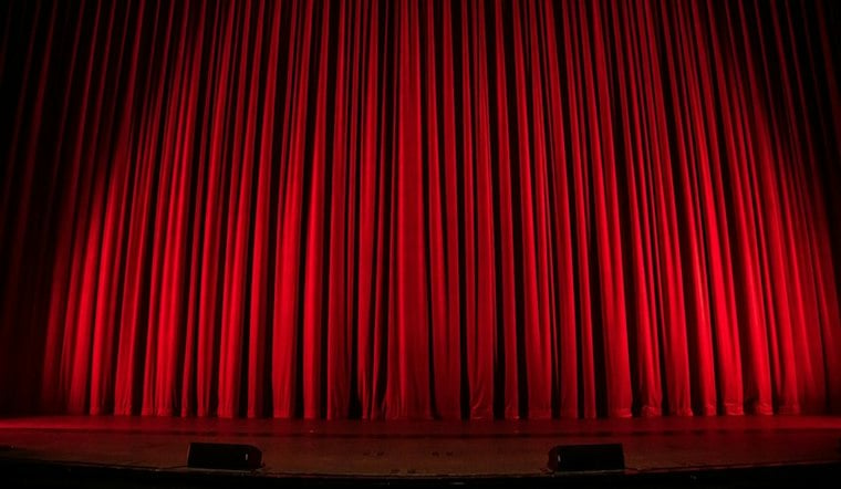 Prague-Born ‘Miracle Man’ Hypnotizes Kahului, Asks Fans to Feed Maui Families