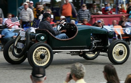 Pre-War Cars Tackle Newport's 1,800-Foot Hill as 100,000 Fans Pack Tiny Town