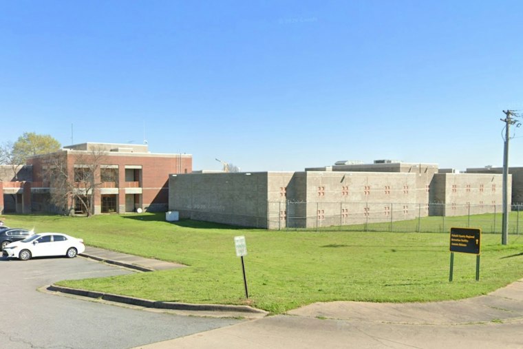 Pulaski County Jail Deputy Suspended After Watching Movie as Inmate Died