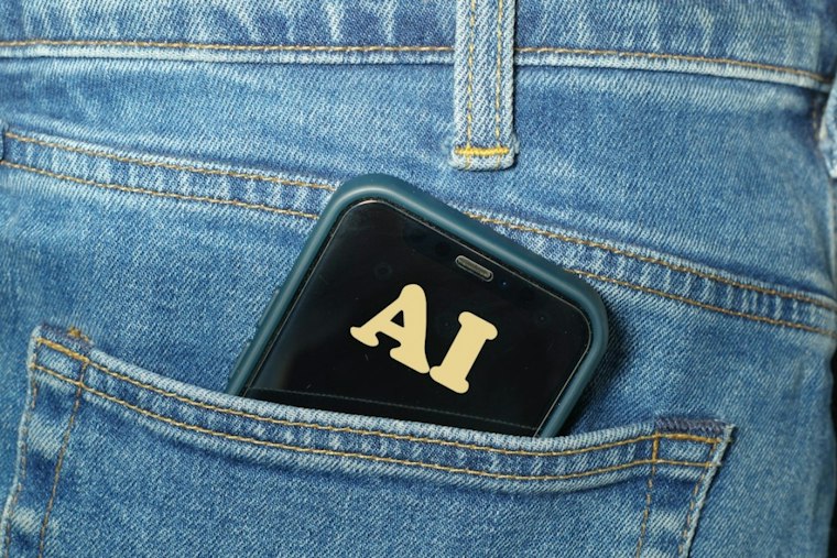 Qualcomm Locks In Surprise Apple Patent Deal, Bets Big on AI Agents