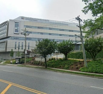 Queens Man, 36, Accused Of Punching Two Nurses At Manhasset Hospital