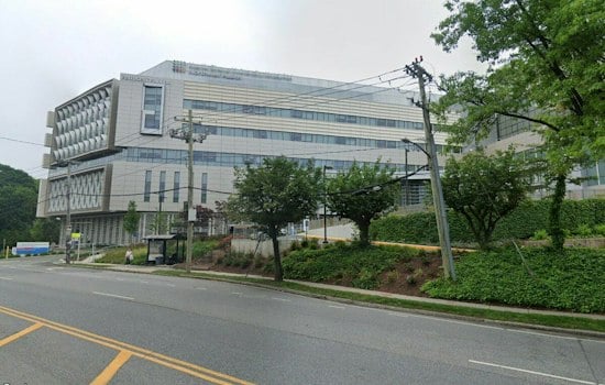 Queens Man, 36, Accused Of Punching Two Nurses At Manhasset Hospital