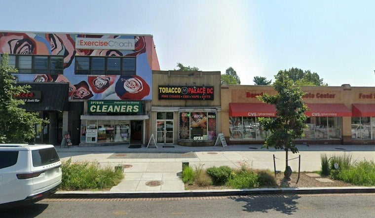 Reader Reports Five Cops Outside Tobacco Palace as Closure Notice Appears