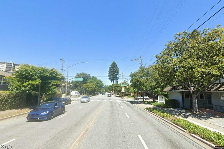 Redwood City Bus Boarding-Island Project Advances