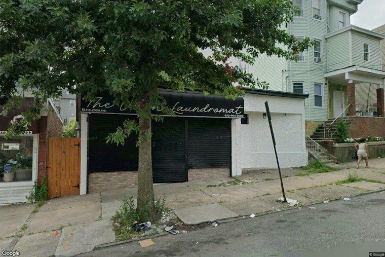Rifle-Wielding Robber Hits Paterson Laundromat, Takes Off on Foot