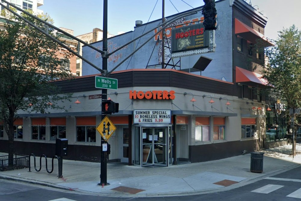 River North Hooters Closes After 35 Years as Chicago Neighborhood Transforms
