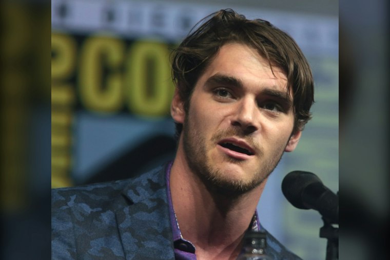 RJ Mitte, Breaking Bad's Walt Jr. and Disability Advocate, Dies at 34