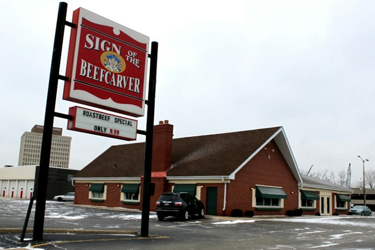 Royal Oak's Sign of the Beefcarver Shuts Down After 70 Years on Woodward