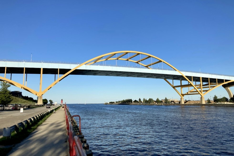 Runner Dies After Milwaukee Lakefront Half Marathon, Hoan Bridge Rescue Unfolds