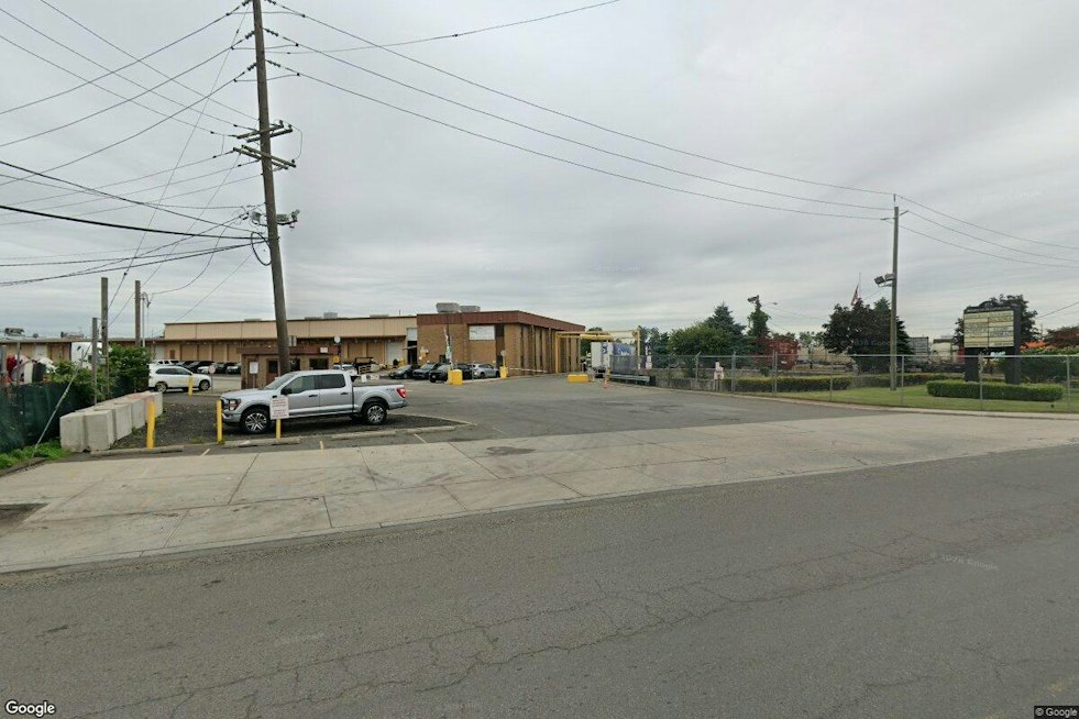 Ryder Opens Two Used Truck Centers in North Jersey, Betting on Freight Corridor