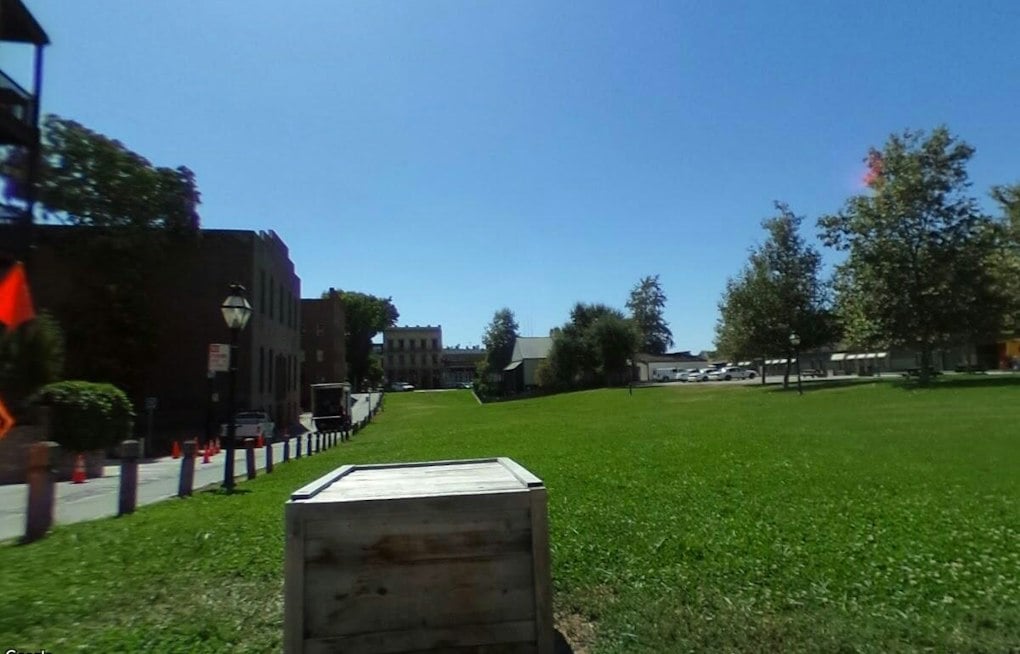 Sacramento's Wormie World Hides 700 Ceramic Worms Across Town This Saturday