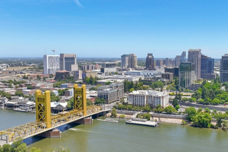Sacramento Sizzles As Heat Advisory Brings 3 Days Of Triple-Digit Temps
