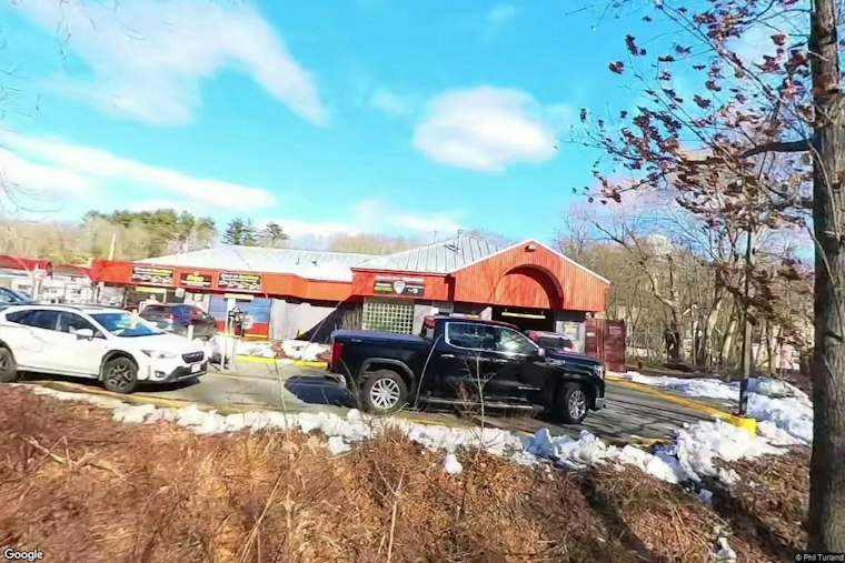 Salem Car Wash Worker's Window Drawings Win Over Autistic Boy's Heart