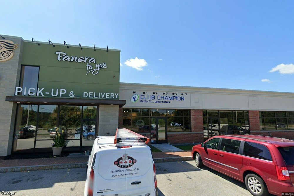Sam Walker's American Tavern Opens in Bedford With 65 Bar Seats, 32 TVs