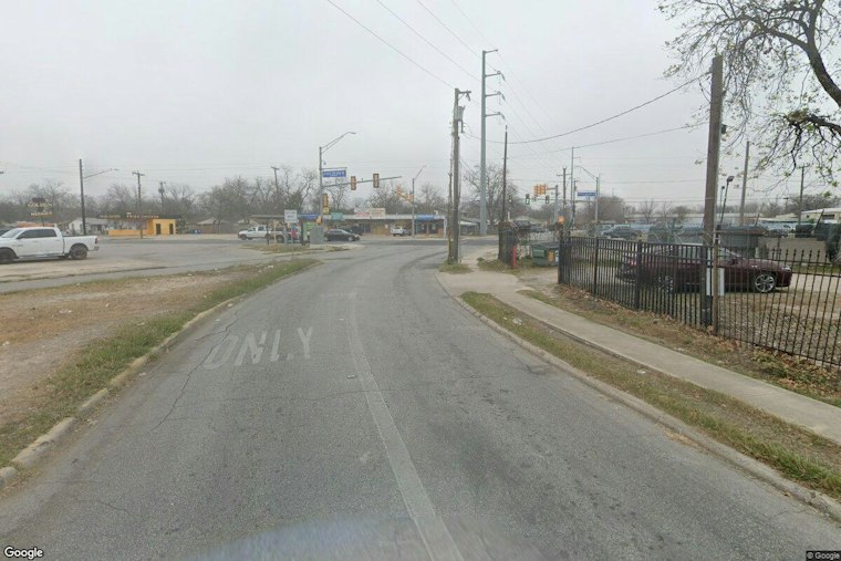 San Antonio Man Stabbed Under Arm on West Side, Suspect Still at Large
