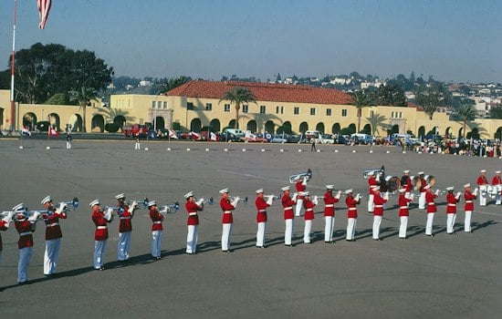 San Diego Marine Depot Unveils Military's Biggest Mess Hall, Feeds 20,000 a Day