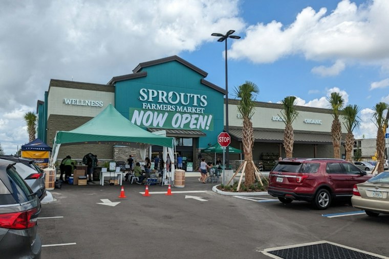 Sango Shopper Lines Up at 3:38 A.M. as Sprouts Opens First Clarksville Store