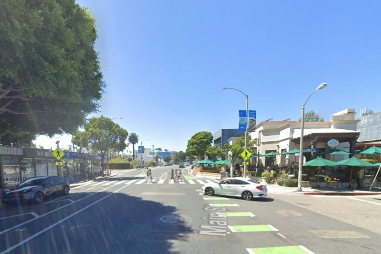 Santa Monica's Main Street Shuts Down for Dogs, Costumes and a Route 66 Cake