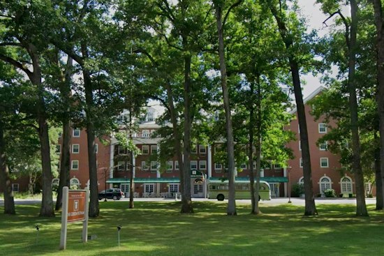 Saratoga Spa State Park Seeks New Operator for Historic Gideon Putnam Hotel