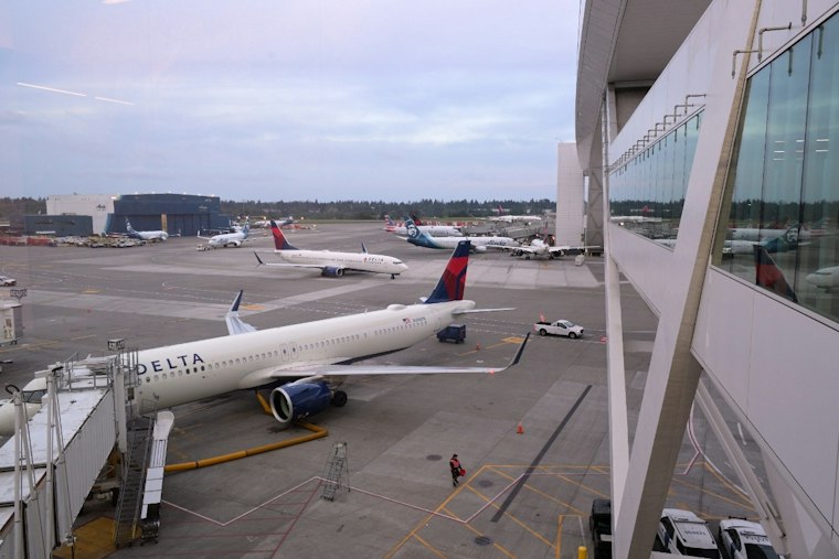 Sea-Tac Considers 16,000-Square-Foot Chase Sapphire Lounge Near Delta Hub