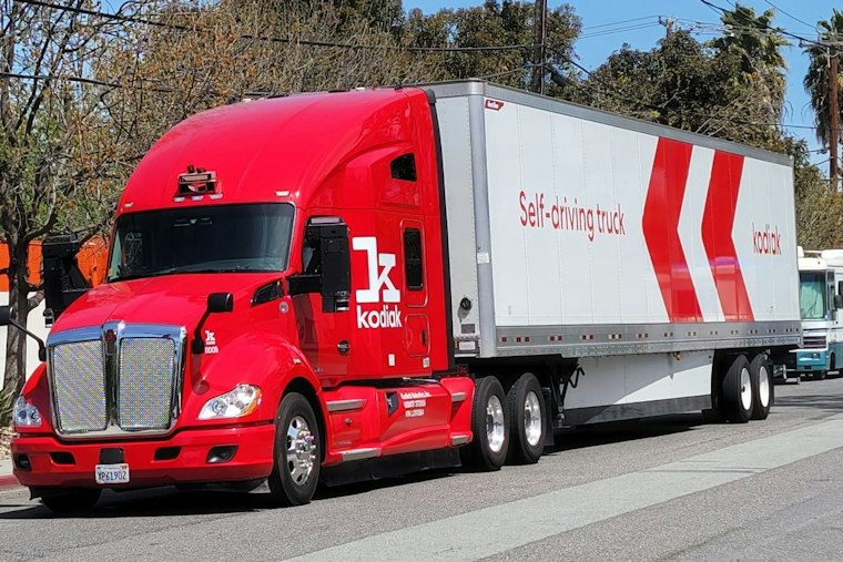 Self-Driving Big Rig Hauls Fresno Produce to L.A. in First California Test