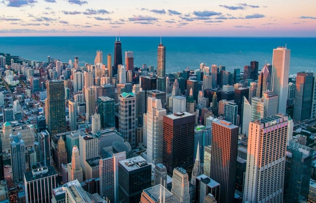 SERHANT. Storms Chicago With 40-Plus-Agent Roster, Recruiting From Major Brokerages