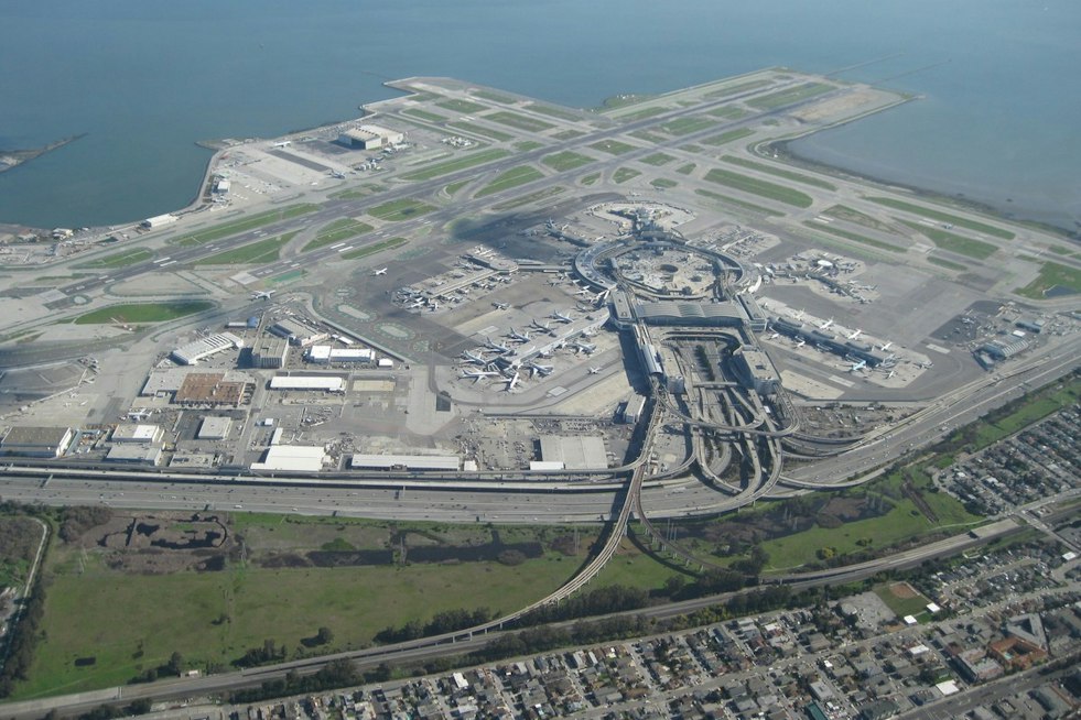 SFO Tops Out West Coast's First Multi-Story Cargo Hub With 4,200 Tons of Steel