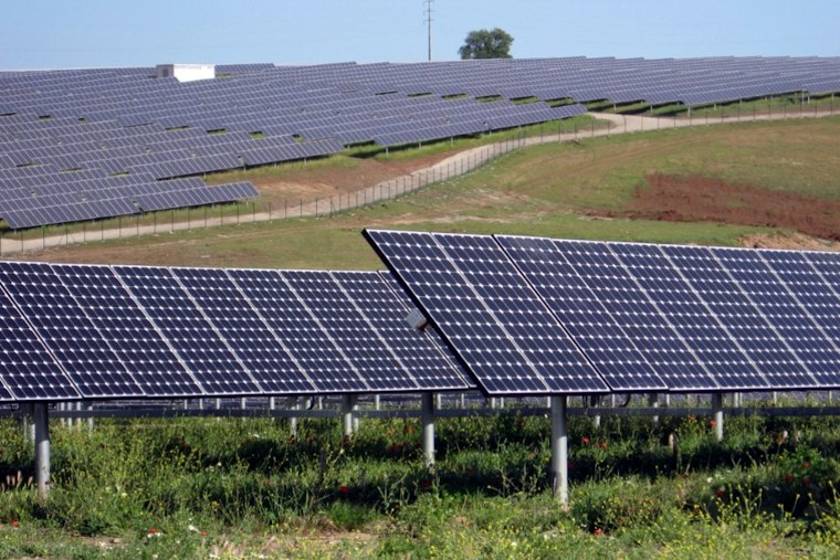 Shaker Heights Becomes First City in Cuyahoga Solar Co-Op, Installs 900-Panel Array