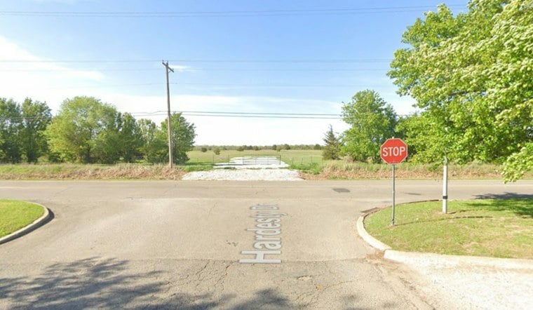 Shawnee Hit-And-Run Driver Sought After Pedestrian Struck, Police Seek White Jeep Cherokee