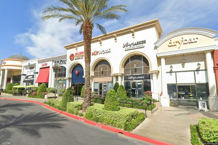 Siegel's Bagelmania Set to Open Third Las Vegas Location in Boca Park