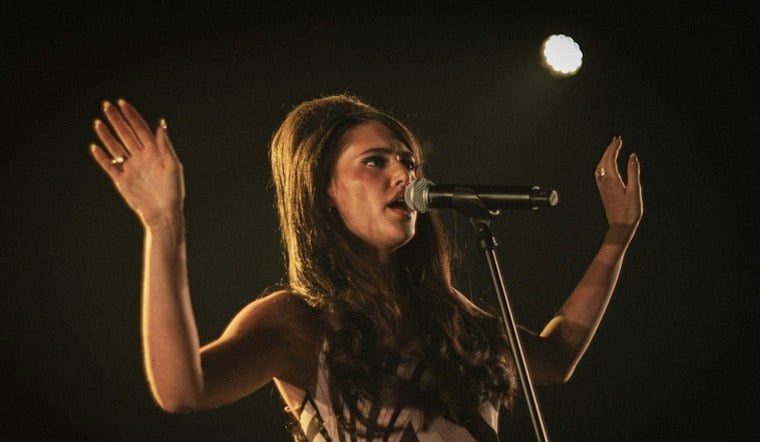 Sienna Spiro Adds 22 Tour Dates, Including Aug. 5 Stop at Austin's Moody Amphitheater