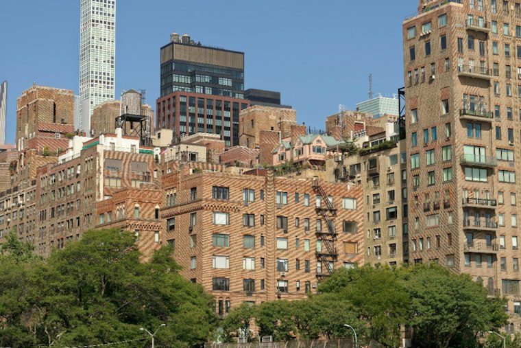 Silverstein Estate Hit With $4M Penalty Over Lead Paint in 1,000-Unit Portfolio