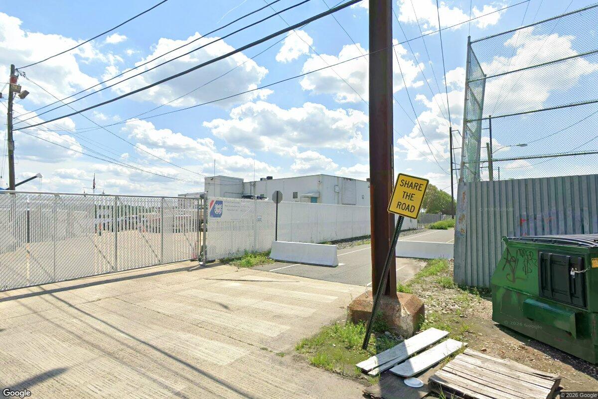 Sleeping Trucker Wakes to $10K Beef Heist in Northeast Philly