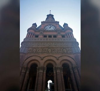 Slovenian Lace Dove Lands at Milwaukee City Hall, Carries Holocaust Memory