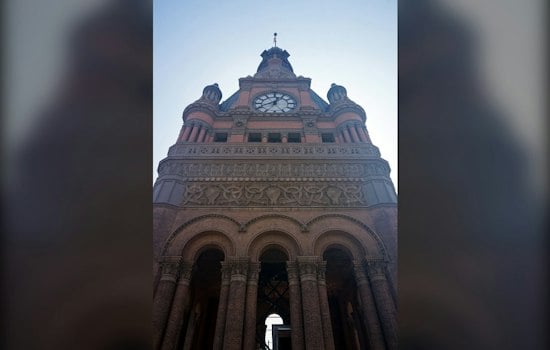 Slovenian Lace Dove Lands at Milwaukee City Hall, Carries Holocaust Memory