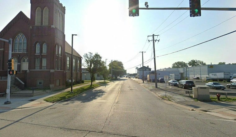 Smash-and-Grab Crew Hits Archer Avenue Shops, Summit Eateries Overnight