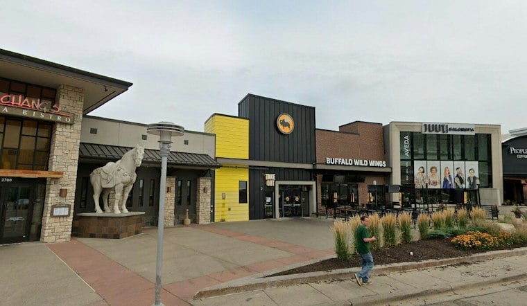 Smithson Opens at Southdale With $90 Rib-Eyes and a Hogwarts-Inspired Booth