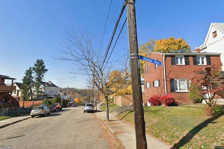 Smoke Pours From Mount Washington Building on Boggs Avenue, No Injuries Reported