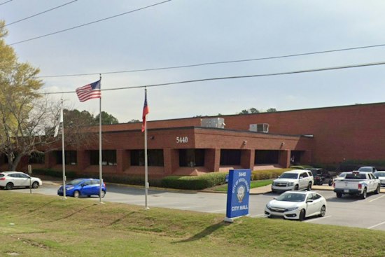 South Fulton Firefighters Protest City Hall Over Skipped Raise, Contract Fight