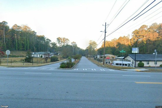 South Fulton Robbery Turns Violent as Man Shot on Thornton Drive, Suspects Still at Large