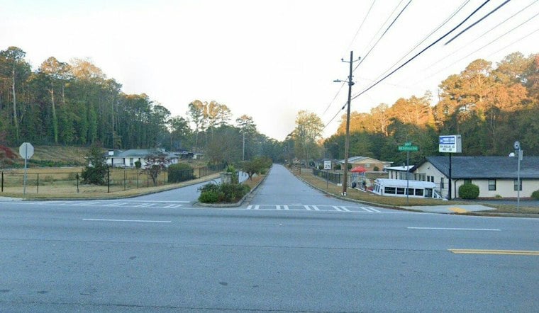 South Fulton Robbery Turns Violent as Man Shot on Thornton Drive, Suspects Still at Large